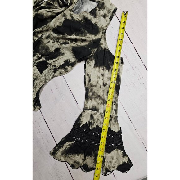 VENUS S BLACK BEIGE MOCK NECK COLD SHOULDER SMOCKED WAIST PEPLUM V-NECK L/S TOP - Picture 5 of 16